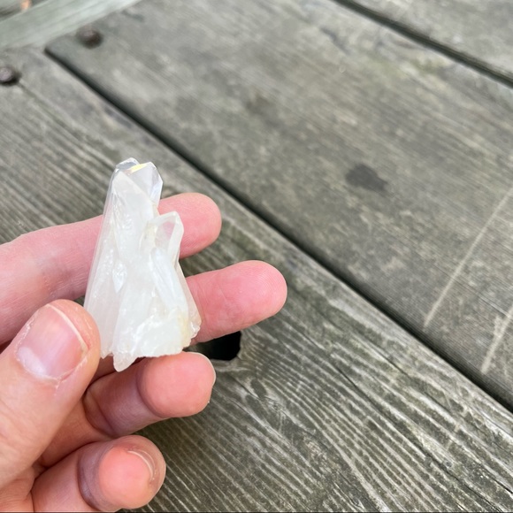 Clear Quartz Crystal Cluster Self Standing - Picture 13 of 16